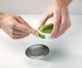 Compact Manual Can Opener with Easy Twist Release – Space-Saving Stainless Steel Blade